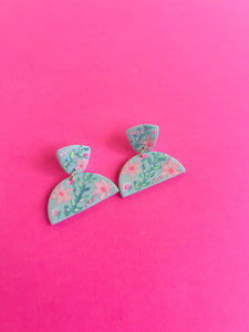 Dancing calypso earring style 2