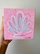 Load image into Gallery viewer, Small Shell Checkered Canvas No. 2