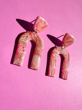 Load image into Gallery viewer, Pink Agate Arch