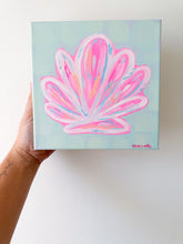 Load image into Gallery viewer, Medium Shell Checkered Canvas No. 1