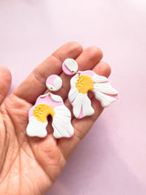 Load image into Gallery viewer, You makin me Daisy Arches