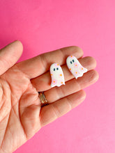 Load image into Gallery viewer, Daisy Ghost Stud