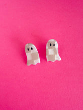 Load image into Gallery viewer, Tan Checkered Ghost Stud