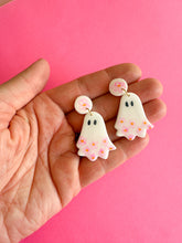 Load image into Gallery viewer, Daisy Ghosts